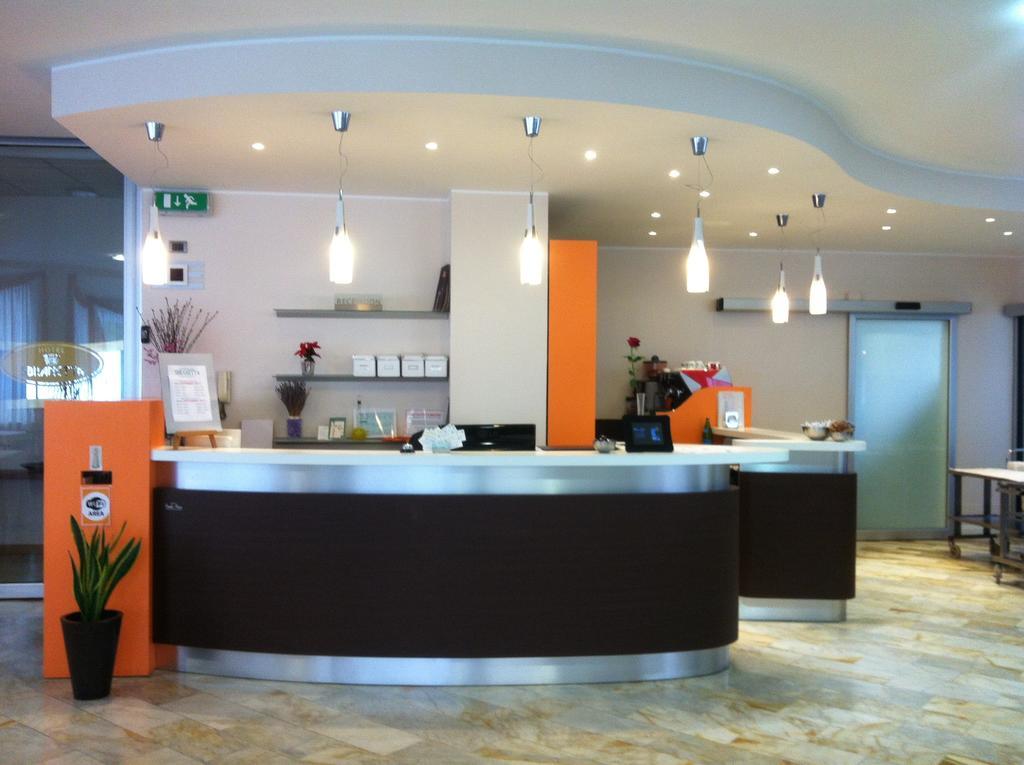 Hotel Ristorante Sbranetta Rozzano Exterior photo